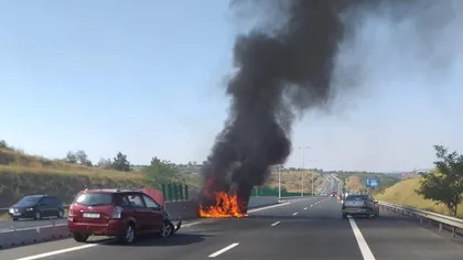 O maşină a luat foc pe Autostrada Soarelui, în urma unui accident. Traficul rutier, blocat