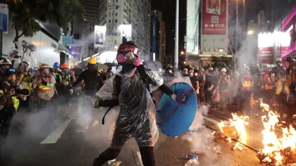 Violenţe în Hong Kong: manifestanţii pro-democraţie s-au ciocnit cu forţele de ordine