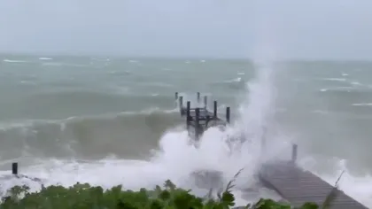 Uraganul Dorian se apropie de Florida. Este a doua cea mai mare furtună înregistrată vreodată în Atlantic. Valurile ajung la 7 metri