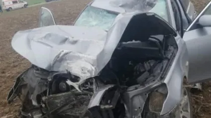 Accident CUMPLIT în Tulcea. Un tânăr de 22 de ani a murit pe loc după ce a intrat cu maşina în stâlp FOTO