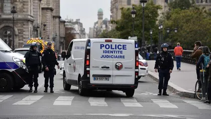 4 poliţişti ucişi cu cuţitul în sediul Poliţiei din Paris. Atacatorul, angajat al poliţiei, a fost împuşcat