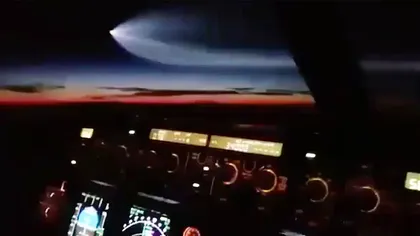 Un avion de linie a trecut aproape de o rachetă balistică americană. Totul a fost filmat, imagini inedite VIDEO