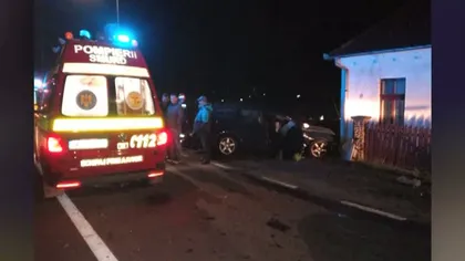 Carambol cu trei maşini în Bistriţa Năsăud. Un tânăr a murit, şase persoane sunt rănite