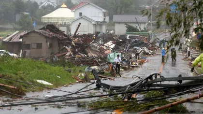 Taifunul a făcut ravagii. Sunt zeci de morţi, iar autorităţile caută în continuare victime