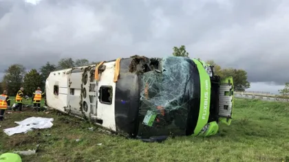 Români implicaţi într-un accident în Franţa. Un autocar cu 33 de persoane s-a răsturnat