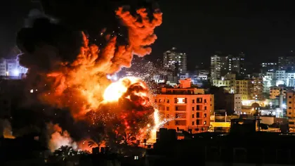 Bombardamente intense toată noaptea în Fâşia Gaza