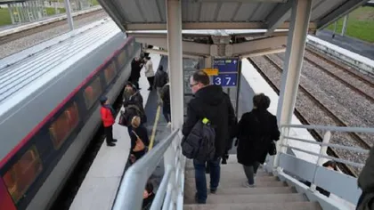 Un bărbat în pielea goală, agitat şi ameninţător, a fost arestat în tren. Individul a strigat îndemnuri islamiste