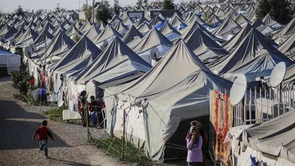 Grecia închide cele mai mari centre de migranţi