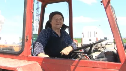 Tanti Miţa Tractorista, bătrâna din Lunguleţu care la 76 de ani a uimit o ţară întreagă VIDEO