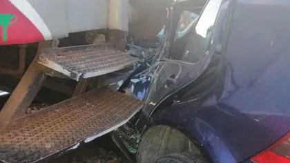 Soţ şi soţie, morţi într-un accident în Dolj, după ce maşina în care se aflau a fost lovită de un TIR