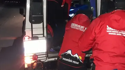 Trei persoane, între care un copil, salvate de salvamontiştii din Gorj dintr-o maşină blocată în zăpadă