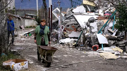 O localitate din Albania, rasă de pe faţa pământului. Autorităţile au decis să dărâme toate clădirile rămase în picioare după cutremur