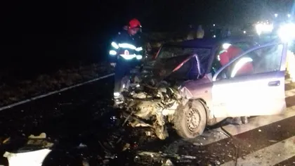 Accident foarte grav în Ialomiţa, două maşini distruse total după un impact frontal