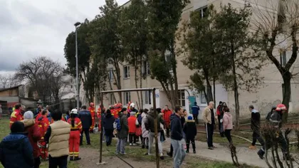 Incendiu într-un bloc din Târgu Mureş. Zeci de locatari evacuaţi