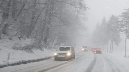 Meteorologii anunţă ninsori şi viscol în România în următoarele zile. Pericol de avalanşe pe mai multe masive