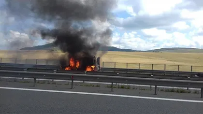Maşină în flăcări pe autostrada Bucureşti-Ploieşti