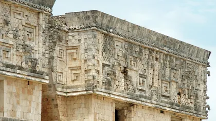 Arheologii mexicani au descoperit ruinele unui imens palat de o mie de ani, din perioada civilizaţiei maiaşe