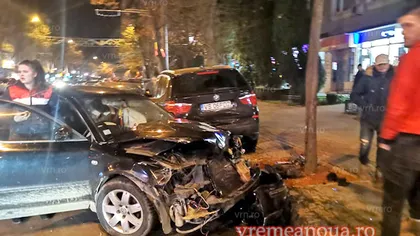 Accident cu şase maşini, la Vaslui. Şoferul vinovat se grăbea să prindă culoarea verde a semaforului
