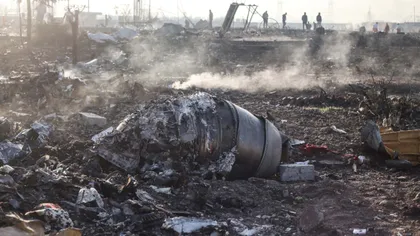 Noi imagini cu avionul doborât în Iran. Aeronava a fost lovită de două rachete