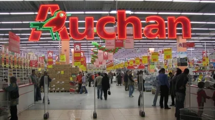Auchan Titan, evacuat de urgenţă din cauza unui miros înţepător