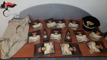 Un român a fost arestat în Italia pentru că a furat 13 calupuri de brânză dintr-un supermarket