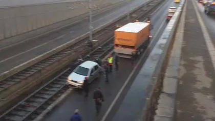 Accident în Bucureşti. Linia tramvaiul 41, BLOCATĂ