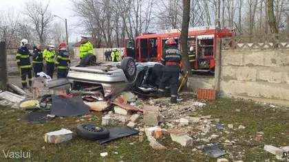 Tragedie la Bârlad. Doi tineri de 19 şi 21 de ani au murit în urma unui accident