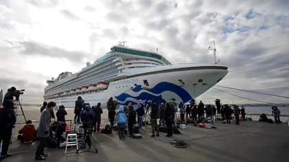 Au fost confirmate 61 de persoane cu coronavirus pe nava aflată în carantină din Japonia! 17 români se află la bord