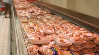Alertă alimentară în România. Carne de pasăre din zone cu gripă aviară, comercializată în magazinele din ţară