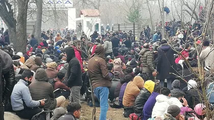 Tensiuni în Balcani, Turcia forţează graniţa cu Grecia. A trimis 1.000 de soldaţi să-i ajute pe refugiaţi să treacă frontiera în UE