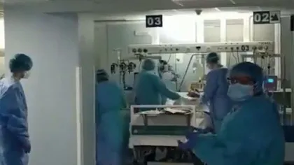 IMAGINI EMOŢIONANTE Reacţia medicilor când un pacient aflat în stare critică respiră din nou singur, fără aparate VIDEO