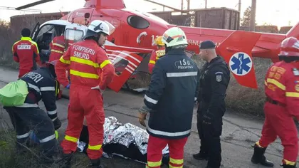 Maşină cu patru adulţi şi doi copii, răsturnată în Prahova. Elicopterul SMURD, trimis de urgenţă