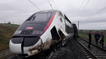 Un tren plin cu pasageri a deraiat de pe şine. Mecanicul se află în stare gravă FOTO şi VIDEO