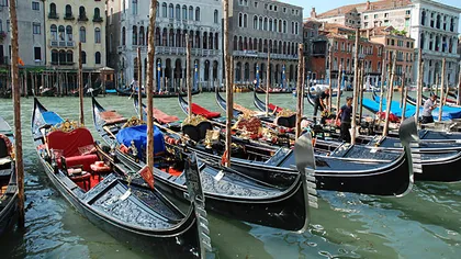 Veneţia e pustie, iar apele de pe canale au devenit cristaline VIDEO