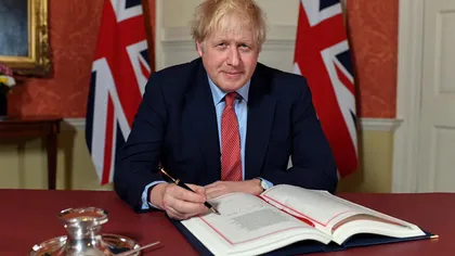 Boris Johnson se recuperează în urma infecţiei cu COVID-19 şi conduce guvernul prin intermediari