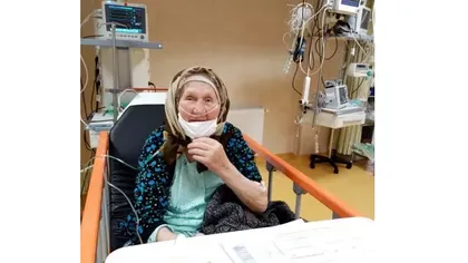Gest impresionant al unei bunicuţe din Suceava. Medicii au fost surprinşi de felul în care a ales să se prezinte la spital