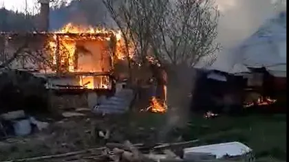 Incendiu puternic la Mănăstirea Agapia din judeţul Neamţ- VIDEO