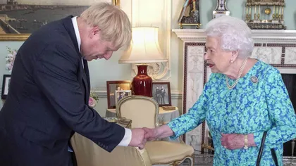 Regina Elisabeta a II-a, informată constant despre starea de sănătate a lui Boris Johnson