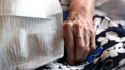 Mărturii cutremurătoare din centrele de bătrâni din Suedia: 