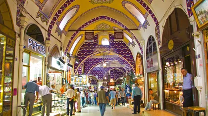 Marele Bazar din Istanbul se redeschide după mai bine de două luni. 150.000 de oameni îl vizitau zilnic, înainte de închidere