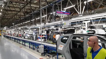 Dacia a ajuns la două treimi din capacitatea de producţie de maşini. Când va atinge capacitatea maximă