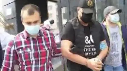 Fratele lui Hamude de la Puterea Dragostei s-a predat la Poliţie pentru a da explicaţii în dosarul spirtului în care 10 oameni au MURIT