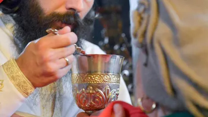 BOR nu ar vrea Sfânta Împărtăşanie cu linguriţe şi pahare de unică folosinţă: 