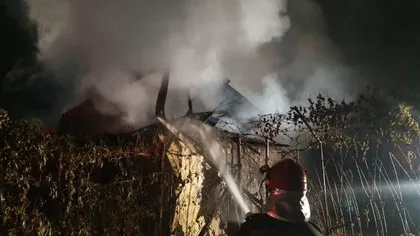 Incendiu puternic în Prahova. 32 de pompieri au intervenit