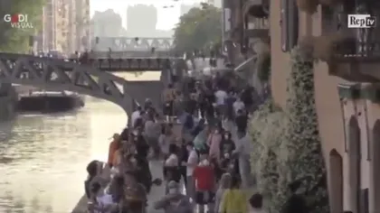 Avertismentul unui renumit virusolog după ce locuitorii din Milano au luat cu asalt spaţiile publice fără măşti şi măsuri de protecţie