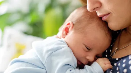 Modificări pentru mamele care primesc indemnizaţie de creştere a copilului în această perioadă