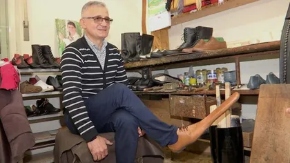 INEDIT Moda în timpul pandemiei. Un producător de încălţăminte din România a lansat pantofii de distanţare socială GALERIE FOTO