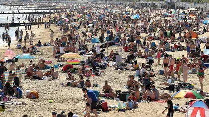 Aglomeraţie infernală pe plajele din Marea Britanie. Autorităţile fac apel la 