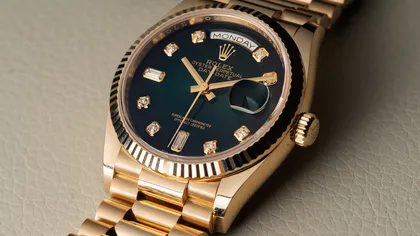 Ceasul Rolex al lui Ion Iliescu a fost vândut la licitaţie. 20 de oameni s-au luptat să cumpere bijuteria din aur şi diamante