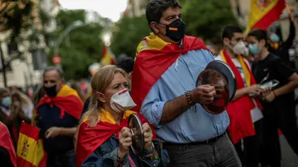 Spania prelungeşte restricţiile până pe 6 iunie, în ciuda protestelor populaţiei. Opoziţia acuză guvernul că ruinează economia